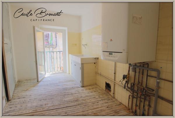ARLES-SUR-TECH (66150) – Maison de village 5 pièces rénovée avec cour intérieure et possibilité de terrasse