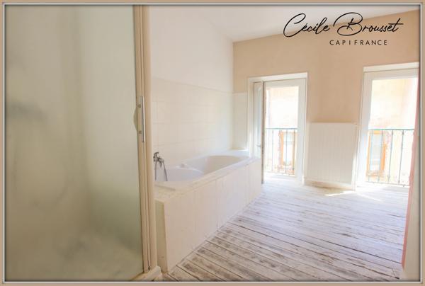 ARLES-SUR-TECH (66150) – Maison de village 5 pièces rénovée avec cour intérieure et possibilité de terrasse