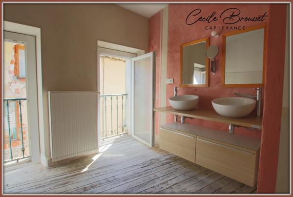 ARLES-SUR-TECH (66150) – Maison de village 5 pièces rénovée avec cour intérieure et possibilité de terrasse