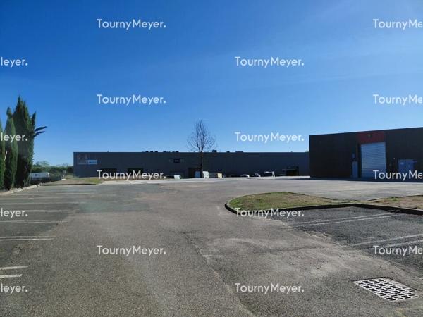 EYSINES- A LOUER LOCAL D'ACTIVITES DE 935 M² SUR TERRAIN PRIVATIF