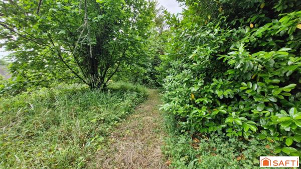 MAISON A RENOVER SUR TERRAIN CONSTRUCTIBLE 3700 M²