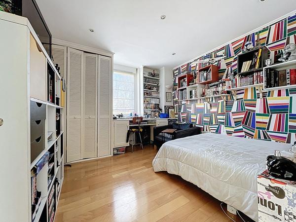 Maison Chatou 6 pièces 899 000 € **  - Référence  V30010303