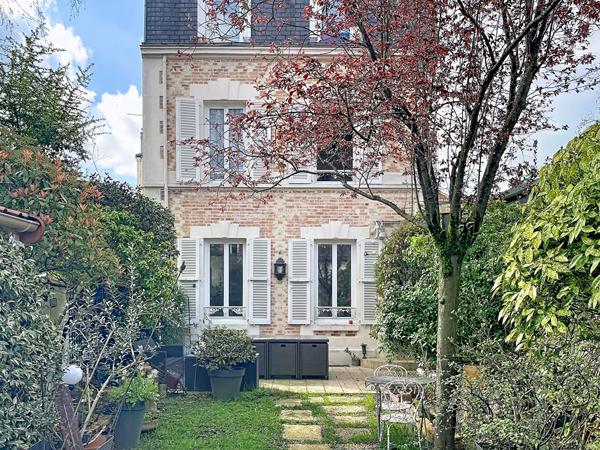 Maison Chatou 6 pièces 899 000 € **  - Référence  V30010303