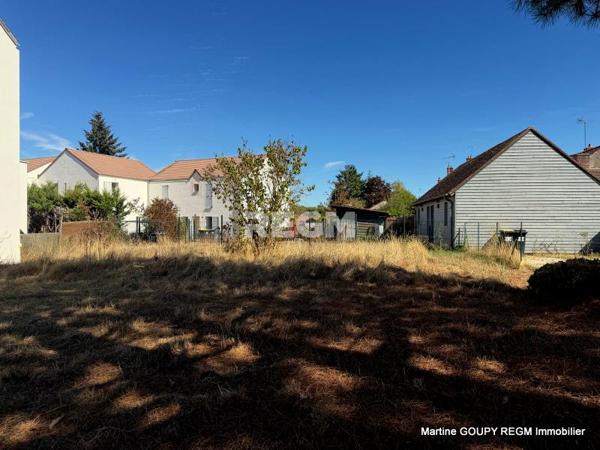 LA FERTÉ-SAINT-AUBIN (45240)– UN TERRAIN À BÂTIR AU CŒUR DE LA VIE FERTÉSIENNE