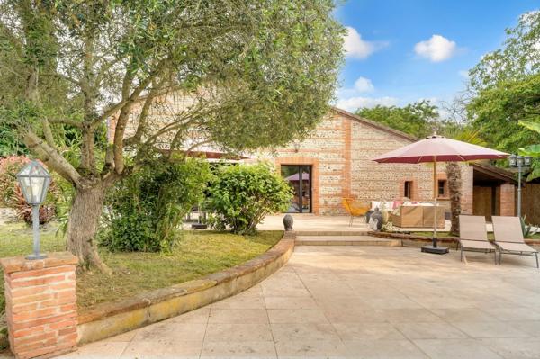 LAGRÂCE-DIEU – Charmante toulousaine familiale de 215 m² avec piscine sur un terrain de 1 500 m²