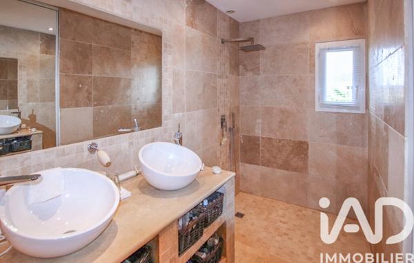 Maison à vendre 7 pièces 208 m² Sarrians