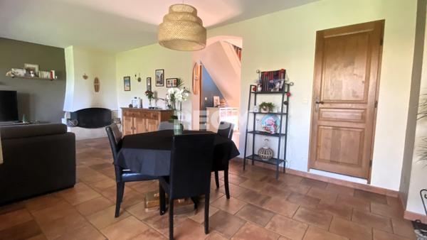 Morigny-Champigny (91150) MAISON AVEC JARDIN DE 690 M²