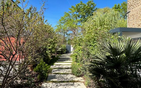 Maison à vendre    6 pièces • 260 m2 Saint-Maur-des-Fossés