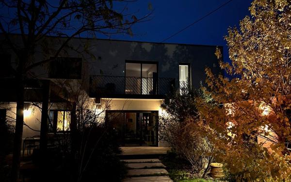 Maison à vendre    6 pièces • 260 m2 Saint-Maur-des-Fossés