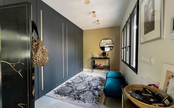 Maison à vendre    6 pièces • 260 m2 Saint-Maur-des-Fossés