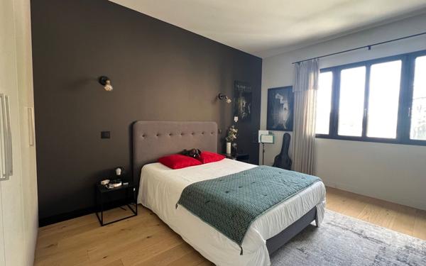Maison à vendre    6 pièces • 260 m2 Saint-Maur-des-Fossés