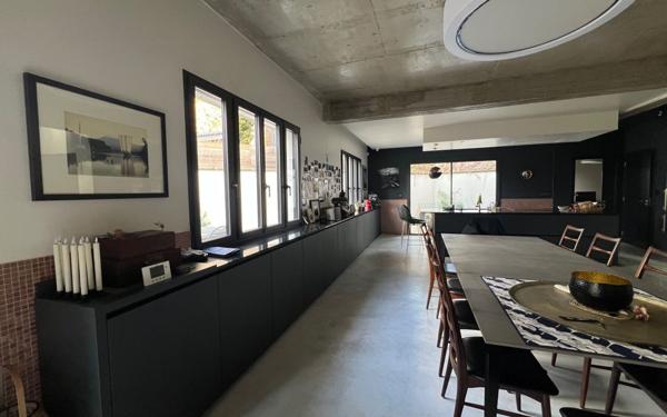 Maison à vendre    6 pièces • 260 m2 Saint-Maur-des-Fossés