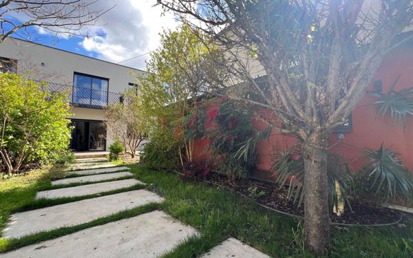 Maison à vendre    6 pièces • 260 m2 Saint-Maur-des-Fossés