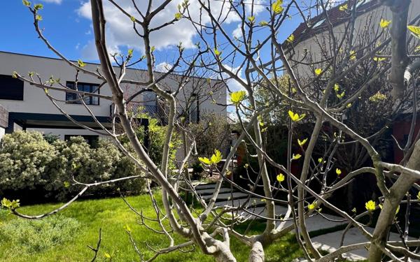 Maison à vendre    6 pièces • 260 m2 Saint-Maur-des-Fossés