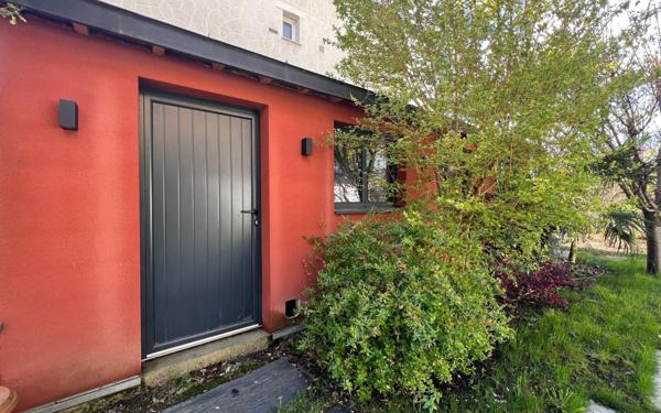 Maison à vendre    6 pièces • 260 m2 Saint-Maur-des-Fossés
