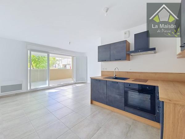 Appartement type 2, d'env.48m2, très grande terrasse, proximité immédiate du centre ville,