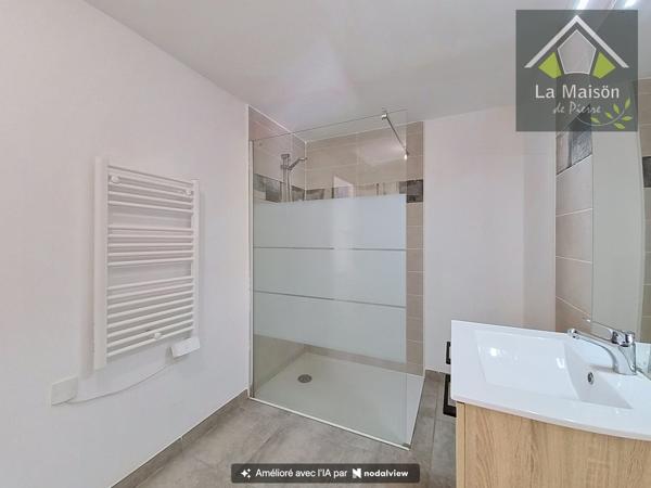 Appartement type 2, d'env.48m2, très grande terrasse, proximité immédiate du centre ville,