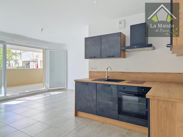 Appartement type 2, d'env.48m2, très grande terrasse, proximité immédiate du centre ville,