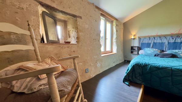 Maison en pierre, charme authentique, calme absolu, 7500 m²