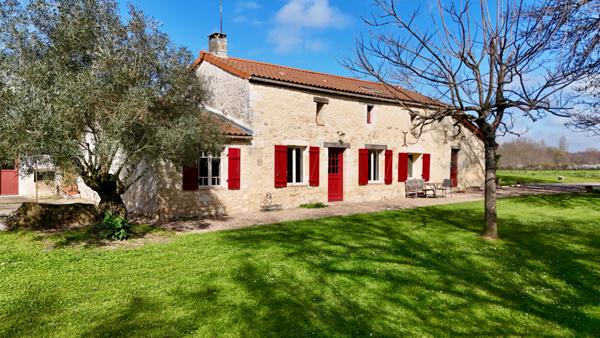 Maison en pierre, charme authentique, calme absolu, 7500 m²
