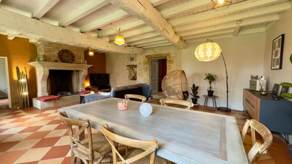 Maison en pierre, charme authentique, calme absolu, 7500 m²
