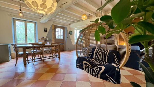 Maison en pierre, charme authentique, calme absolu, 7500 m²