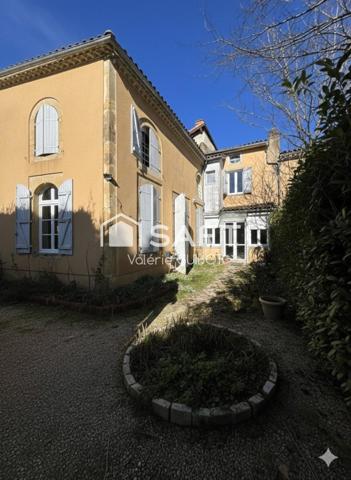 "Vivez en grand à Mirande : Une demeure d'exception qui s'autofinance