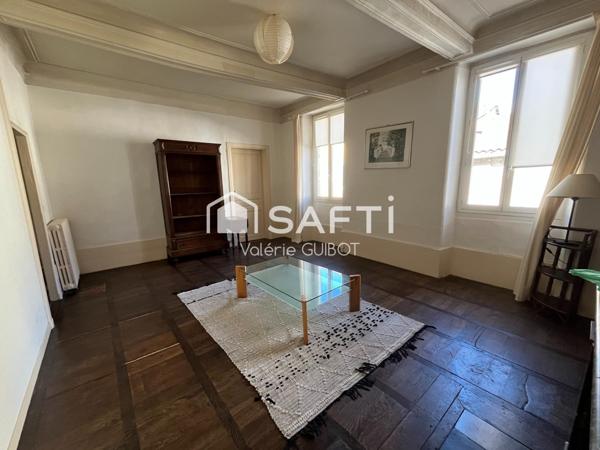 "Vivez en grand à Mirande : Une demeure d'exception qui s'autofinance