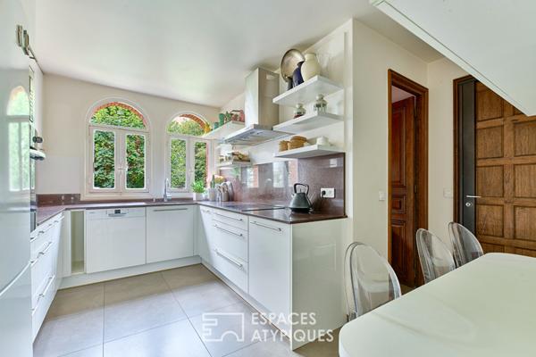 Duplex traversant avec balcon dans ancien hôtel particulier – Place du Maréchal Juin