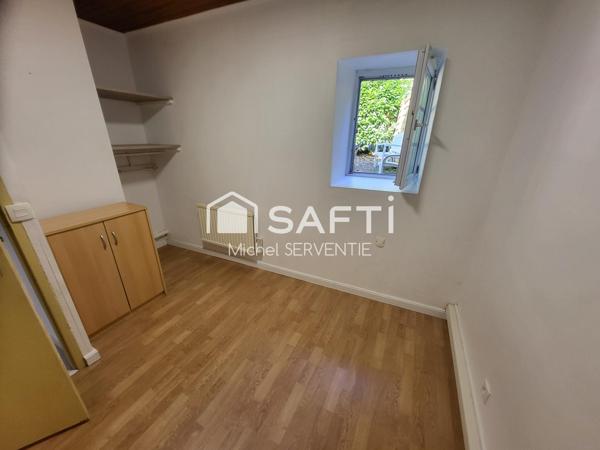 APPARTEMENT AVEC JARDINET