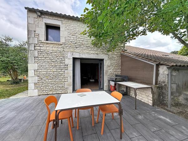 Maison en moellons de 121 m² entièrement rénovée à la campagne
