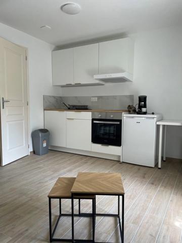 Location                                                      Studio
                        
                     1 pièces                      17 m2                     à Digne-les-Bains