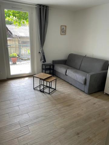 Location                                                      Studio
                        
                     1 pièces                      17 m2                     à Digne-les-Bains