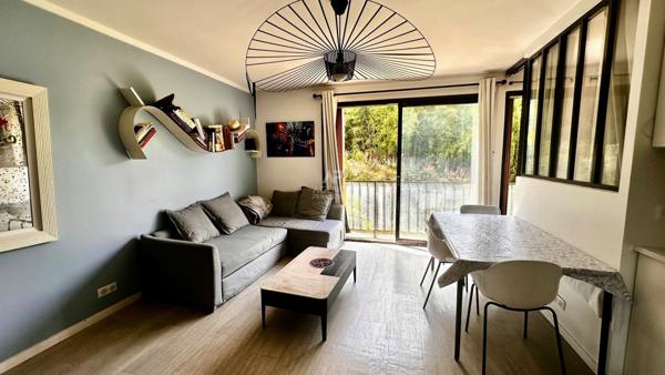 SEVRES RIVE GAUCHE - APPARTEMENT 2 CHAMBRES ET BUREAU €380 000 ** - Référence 643-S