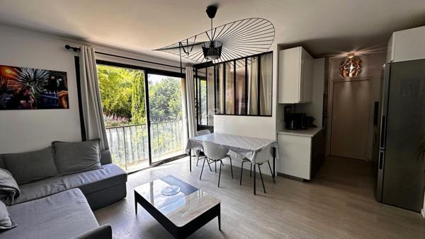 SEVRES RIVE GAUCHE - APPARTEMENT 2 CHAMBRES ET BUREAU €380 000 ** - Référence 643-S
