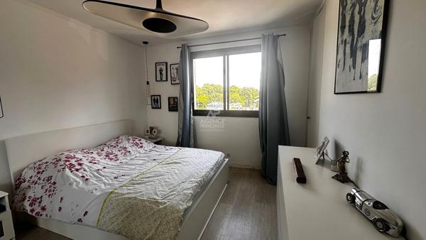 SEVRES RIVE GAUCHE - APPARTEMENT 2 CHAMBRES ET BUREAU €380 000 ** - Référence 643-S