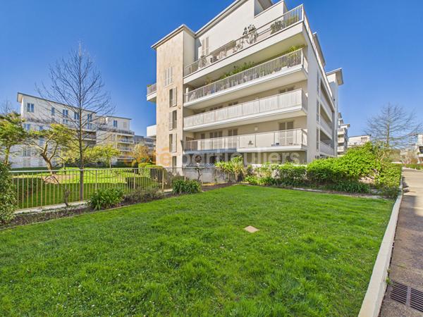 Vente Appartement64 m² - 3 Pièces - BORDEAUX (33100)