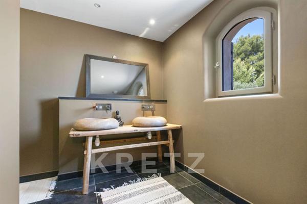 Bastide provençale sur les collines de Manosque