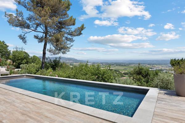 Bastide provençale sur les collines de Manosque