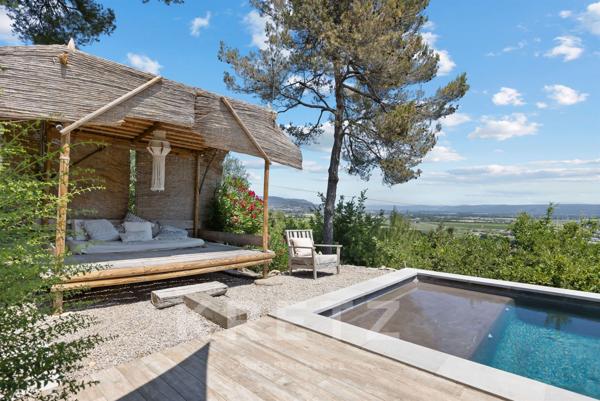 Bastide provençale sur les collines de Manosque