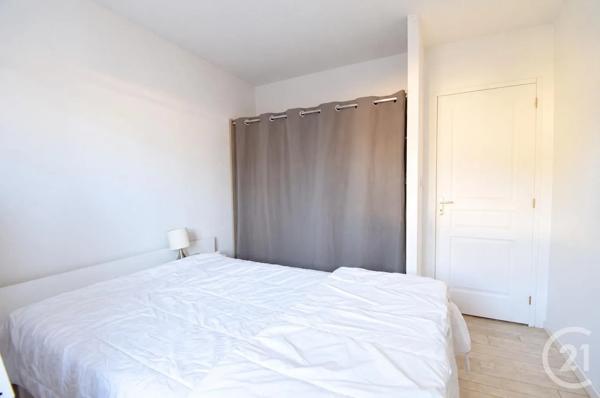 Maison à vendre  4 pièces - 108 m 2   LOUVIGNE  - 53