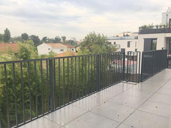 Appartement à louer Merignac : 3 pièces, 64m² avec 2 chambre(s) à 1 100€ - AJP Immobilier Mérignac