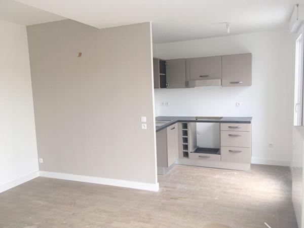 Appartement à louer Merignac : 3 pièces, 64m² avec 2 chambre(s) à 1 100€ - AJP Immobilier Mérignac