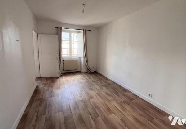 Nantes hyper centre, Bouffay, au calme, T2 de charme au 4ème et dernier étage avec grenier.