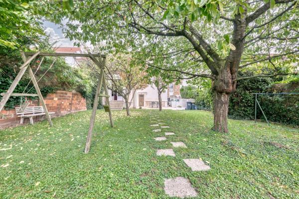 Meulière 150m2  + dépendance 23m2