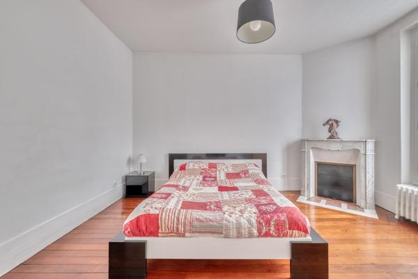 Meulière 150m2  + dépendance 23m2