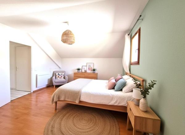 T2 lumineux avec balcon, garage et cave