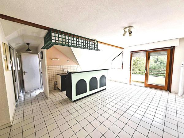 T2 lumineux avec balcon, garage et cave