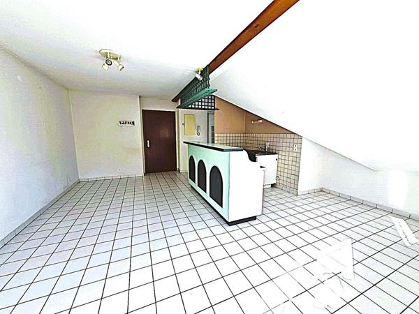 T2 lumineux avec balcon, garage et cave