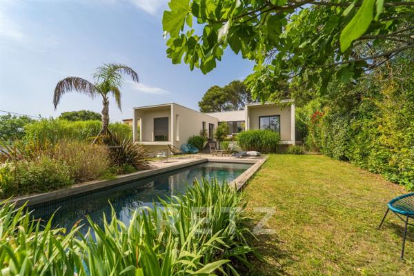 Villa contemporaine sur les hauteurs